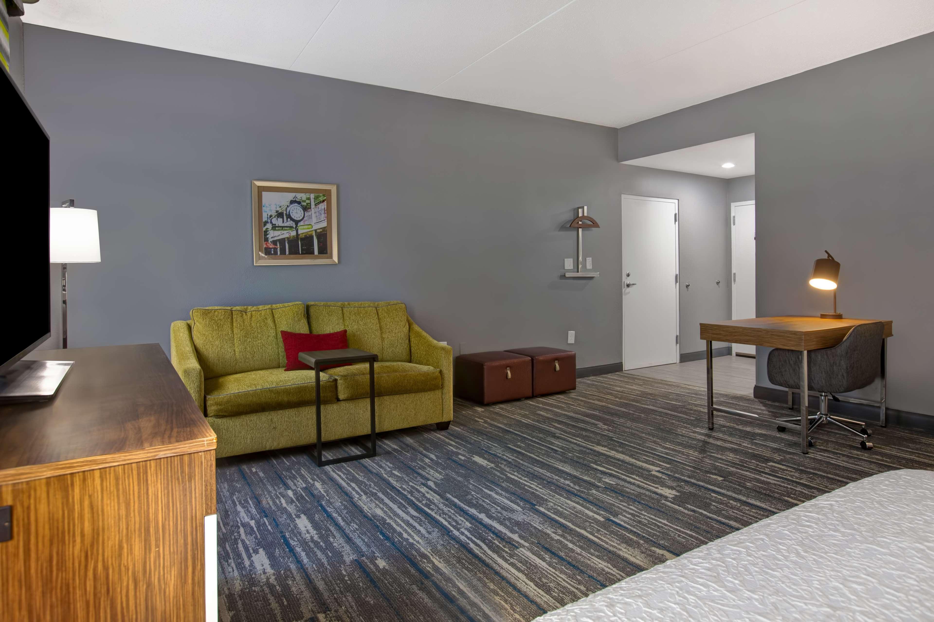 Hotel Hampton 3*